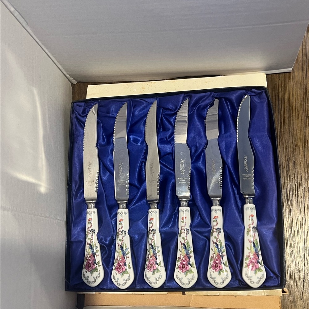 Aynsley Pembroke Set 6 Steak Knives Fine Bone China Handles England w/ Box